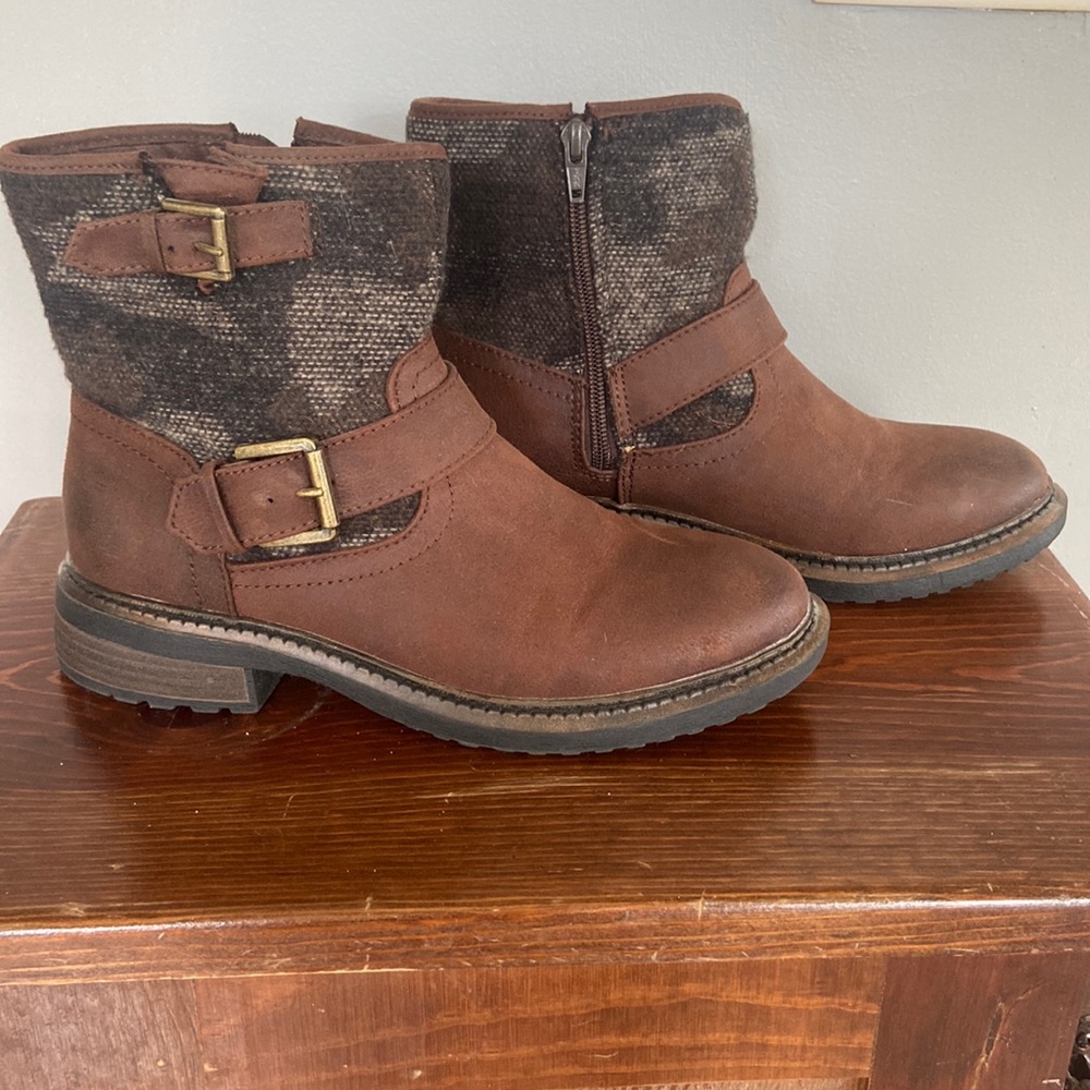 White Mountain Boots